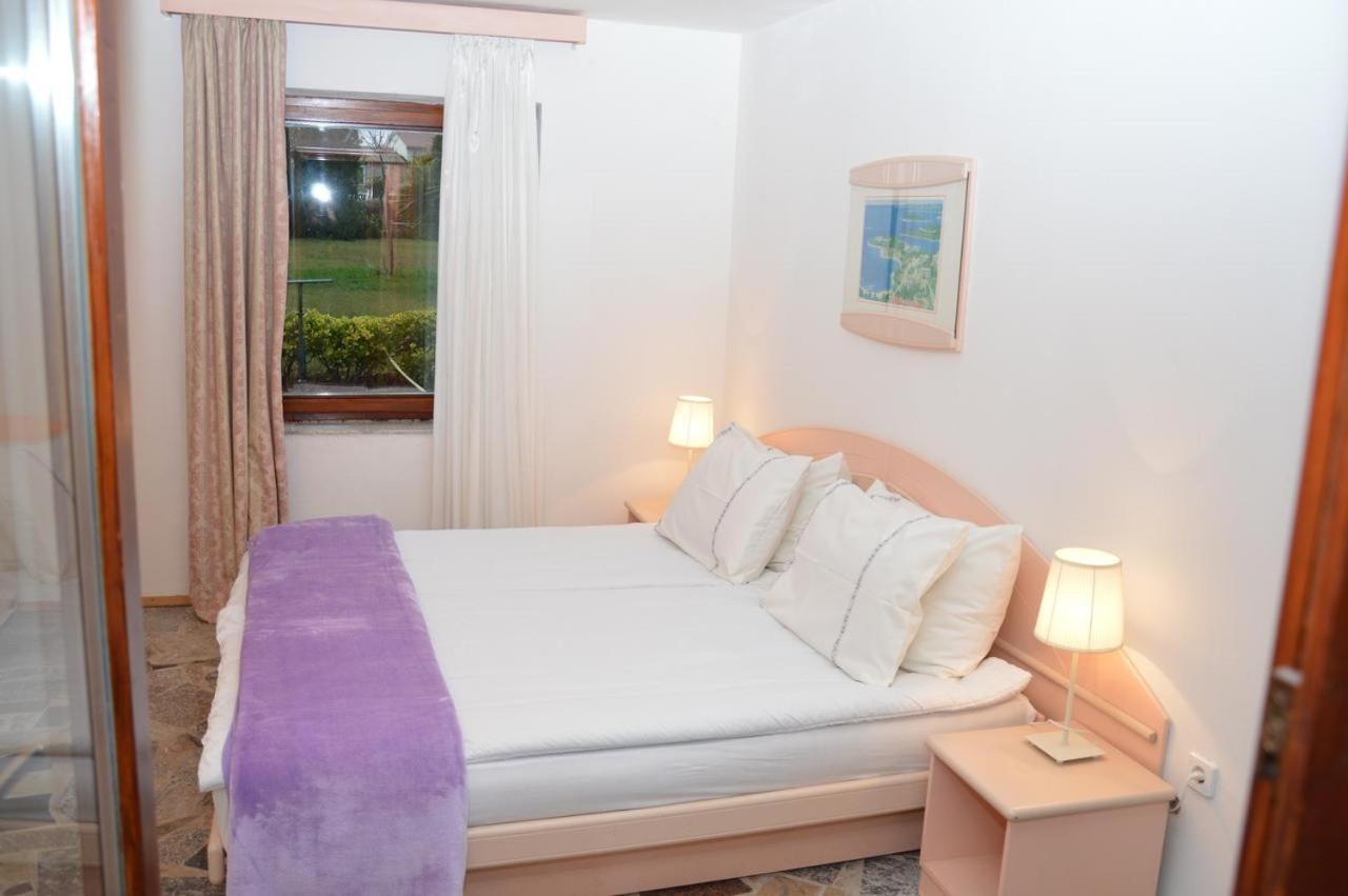 Apartments Agata Nova Vas  エクステリア 写真